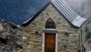La Cappella a Verdonaz La Cappella a Verdonaz: Un gioiello di spiritualità tra le montagne